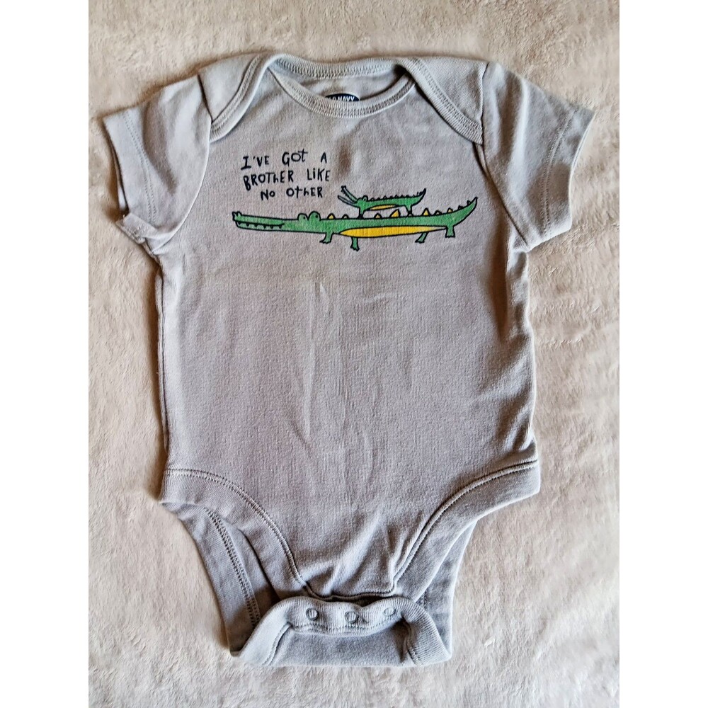 Shirt 3 to 6 months Old Navy Baby boy Gray Alligator infant wear outfit